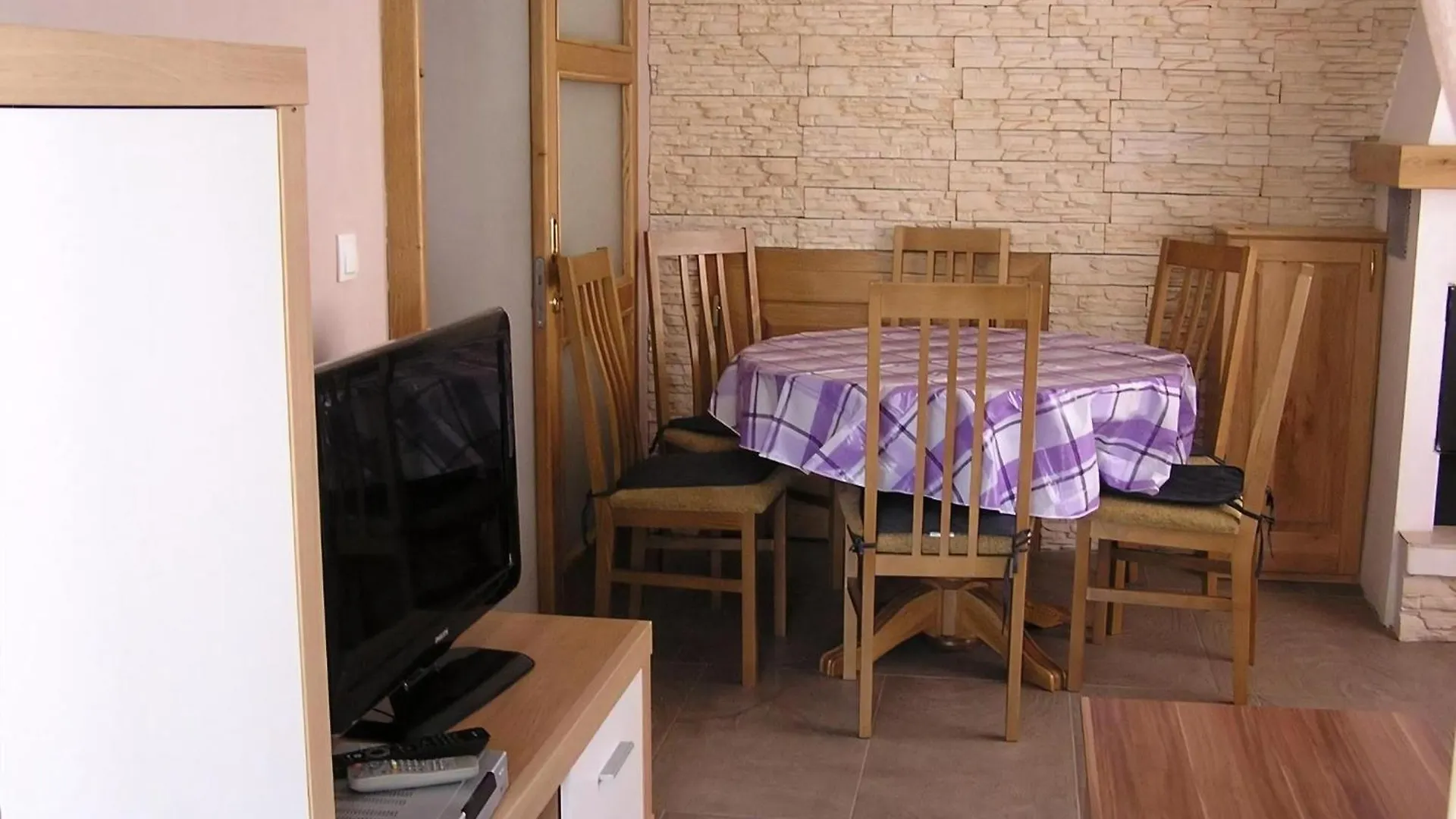 Apartment Zwei Zimmer Wohnung Radosav Silo
