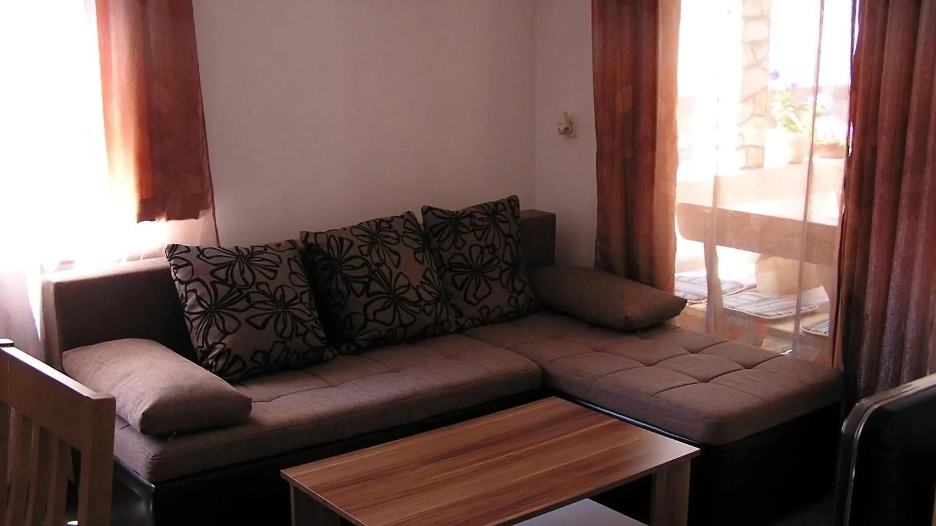 Zwei Zimmer Wohnung Radosav Silo  Apartment